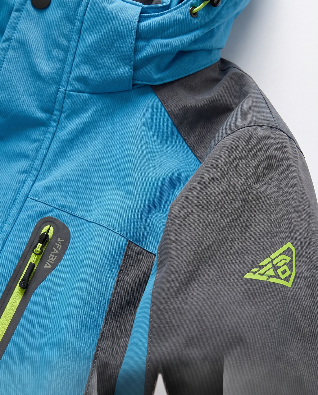 CHAQUETA OUTDOOR